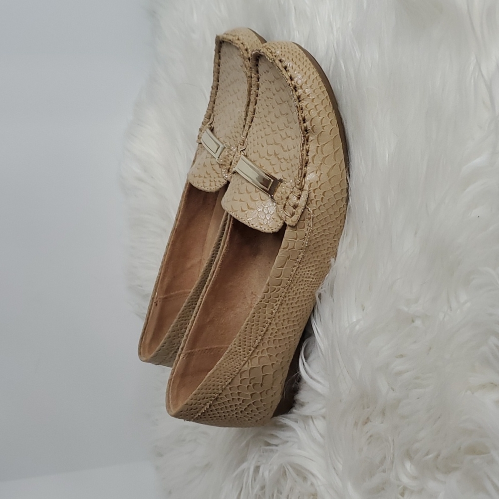 NaturalizerTan Faux Reptile Loafers Size 8